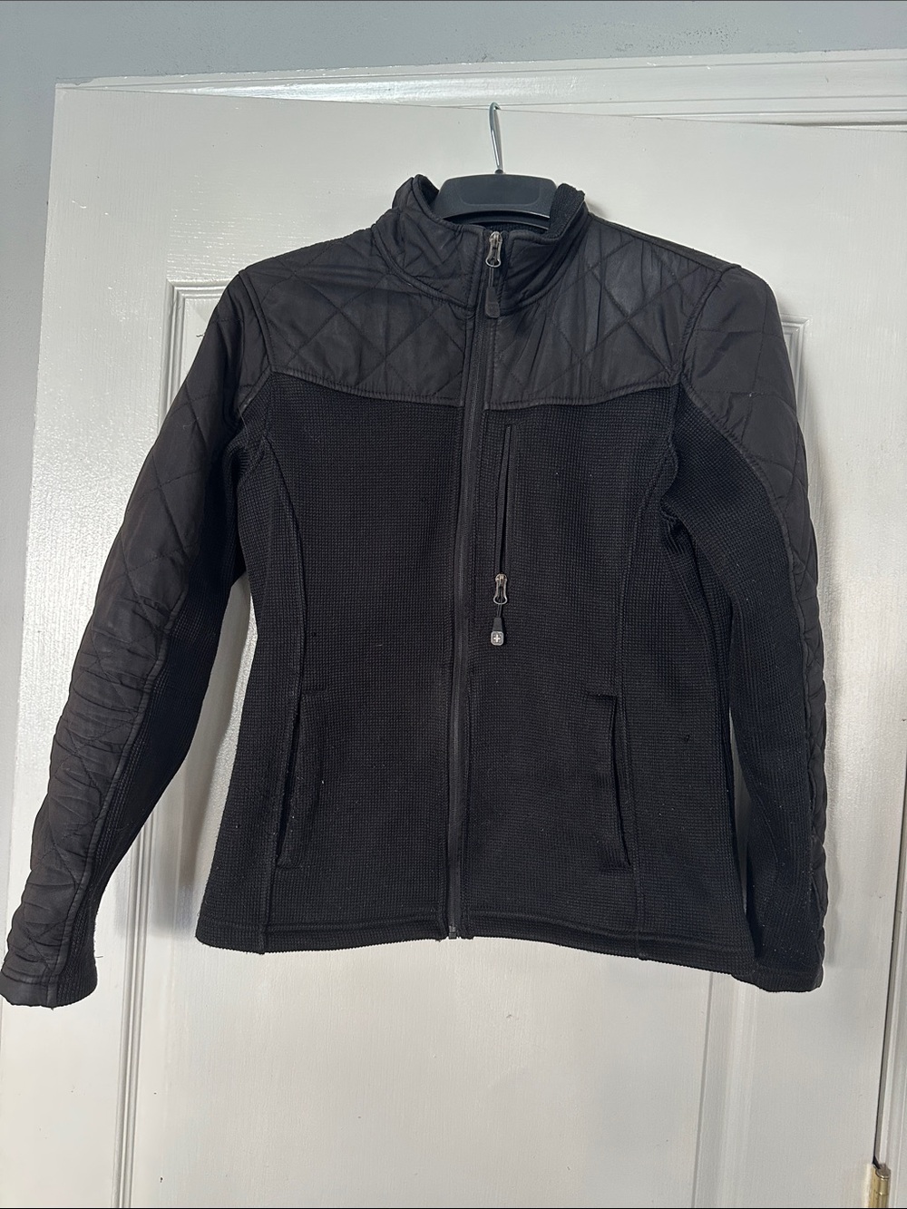 Women’s Black Alaska weather Quilted Hybrid Jacket